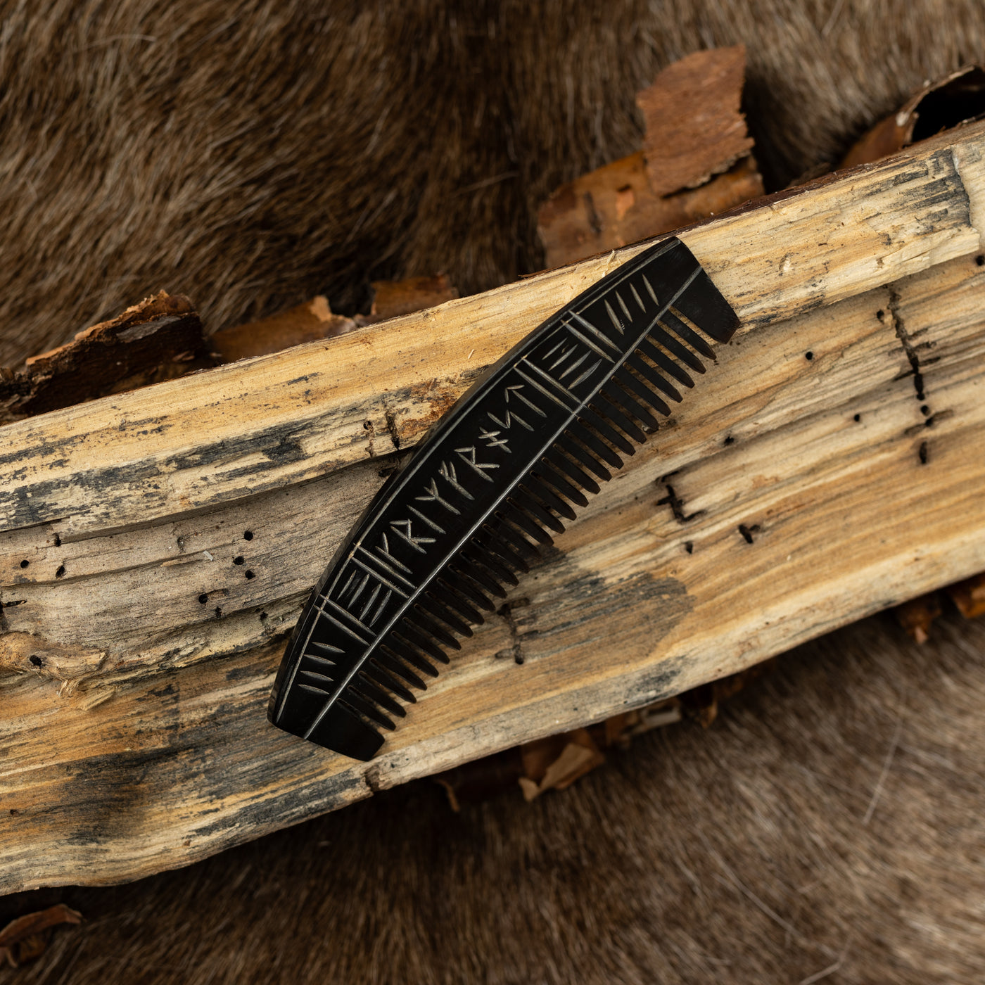 Viking Comb, Horn