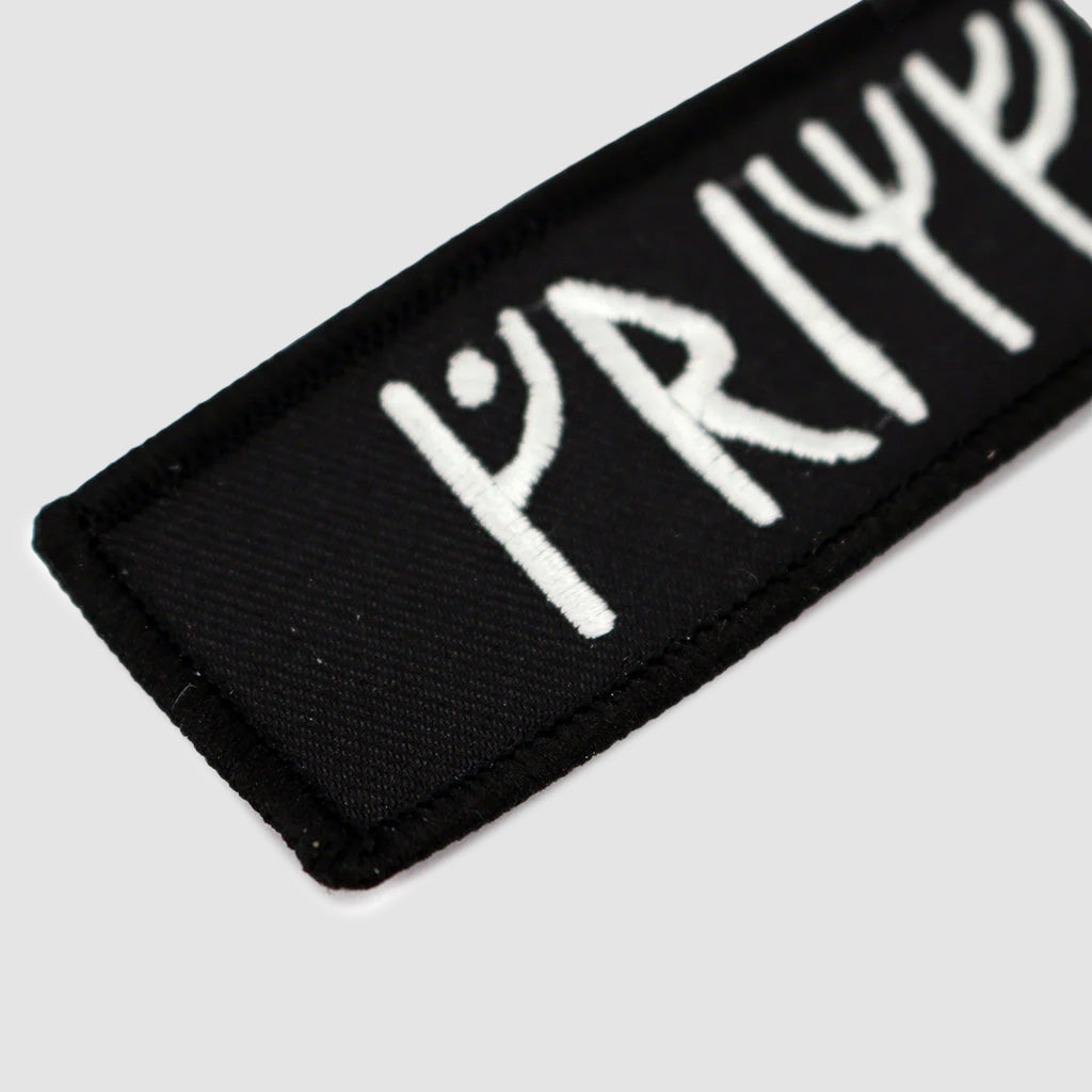 Grimfrost Runic Patch, Bestickt