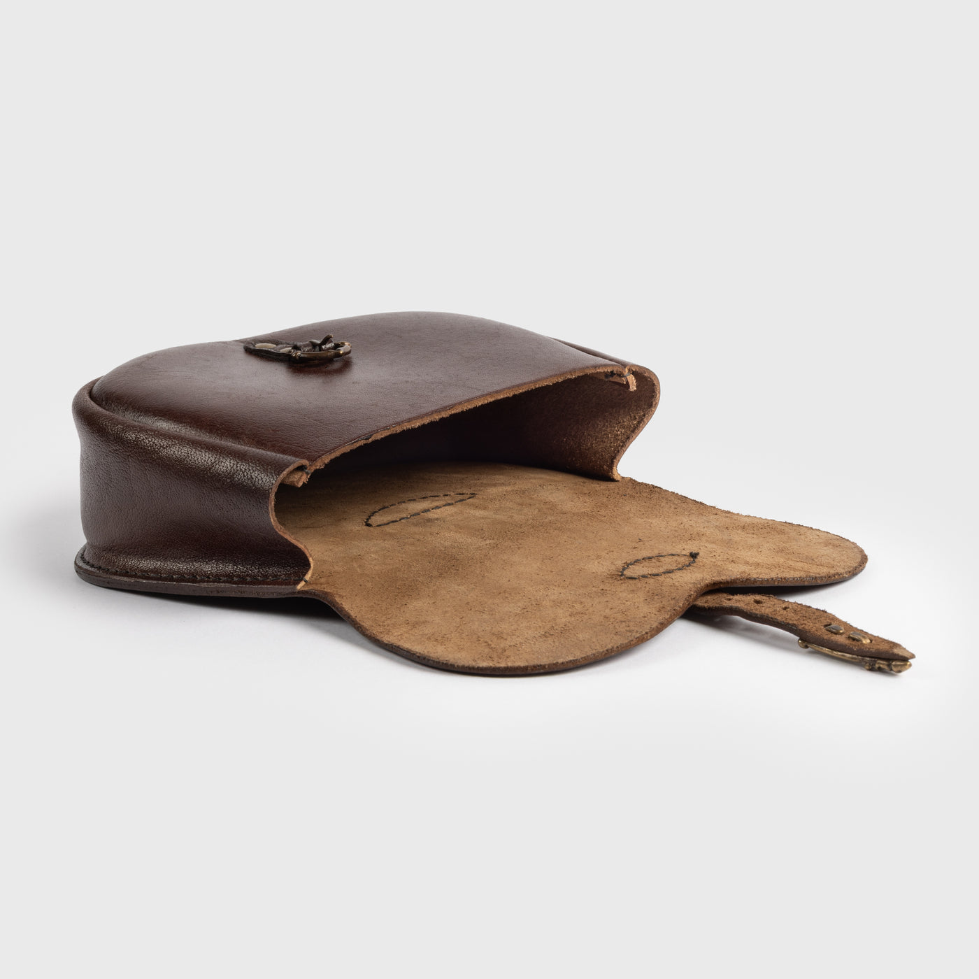 Gürteltasche, Bronzeverschluss
