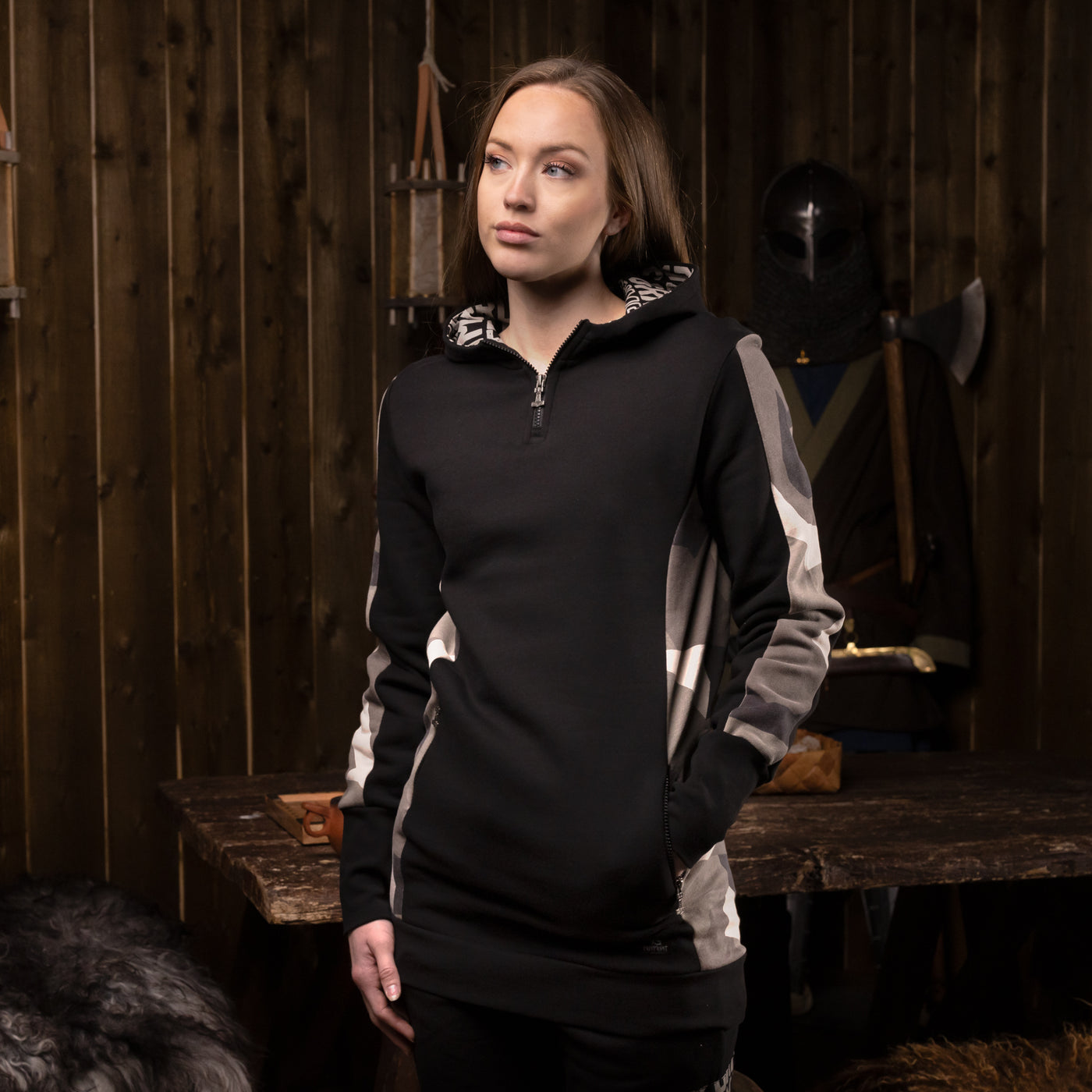 Damen Hoodie Half-Zip, Schwarz und Tarnmuster