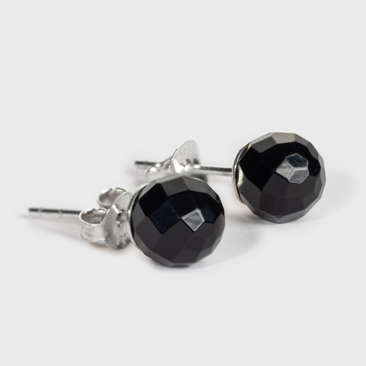 Schwarzer Onyx im Rundschliff Silber-Ohrstecker