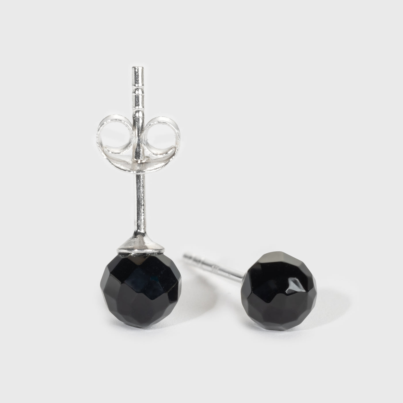 Schwarzer Onyx im Rundschliff Silber-Ohrstecker