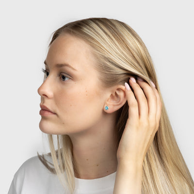 Blauer Zirkon und Silber Ohrstecker