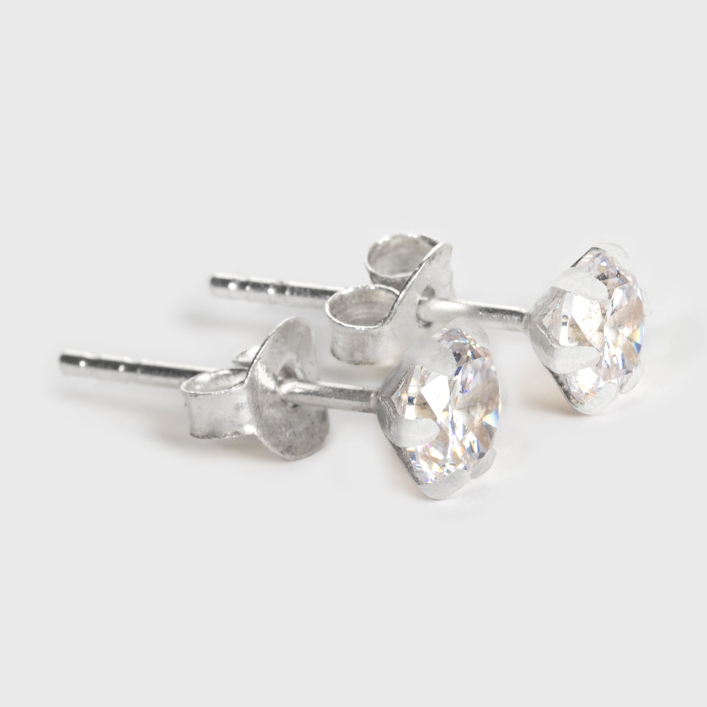 Klarer Zirkon und Silber Ohrstecker
