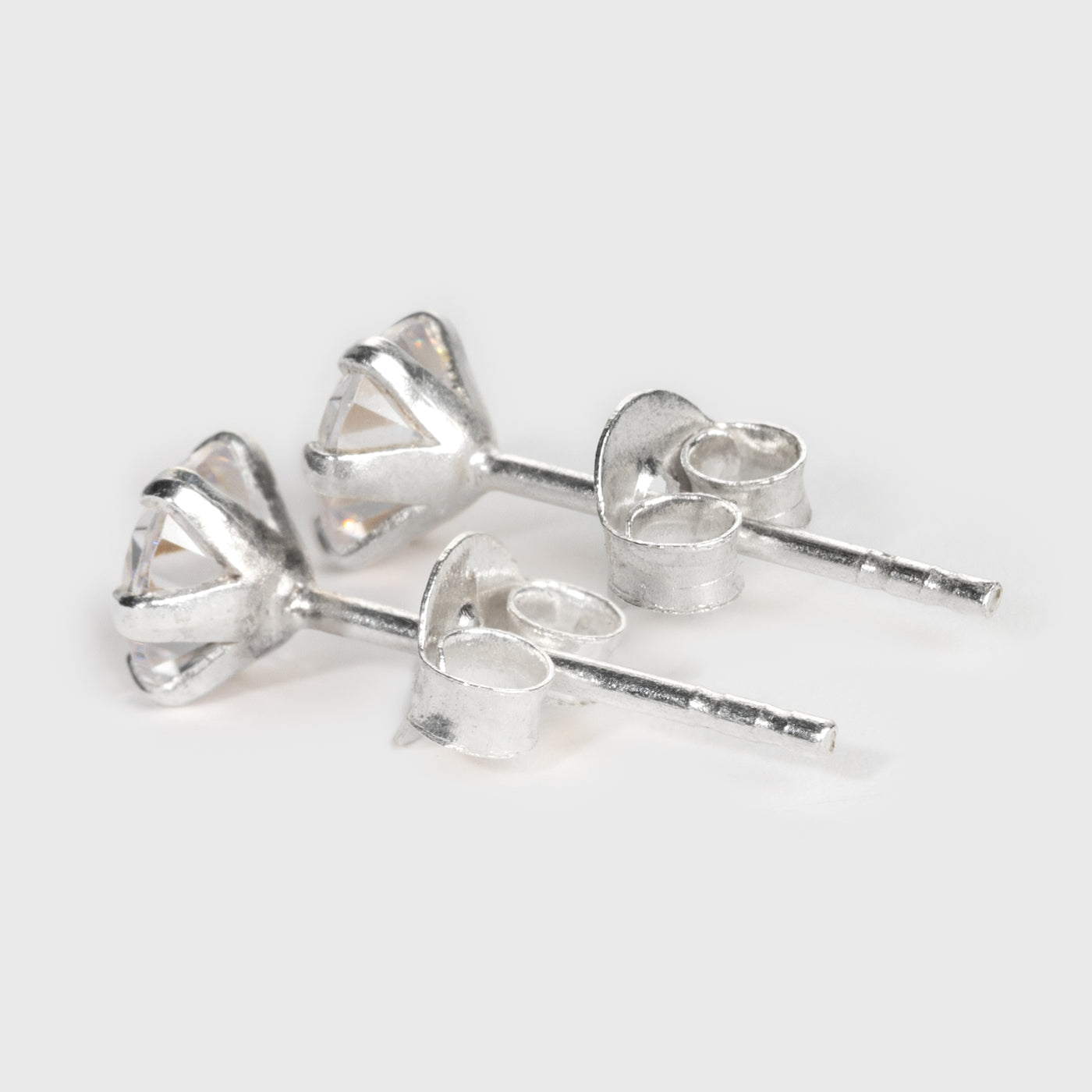 Klarer Zirkon und Silber Ohrstecker