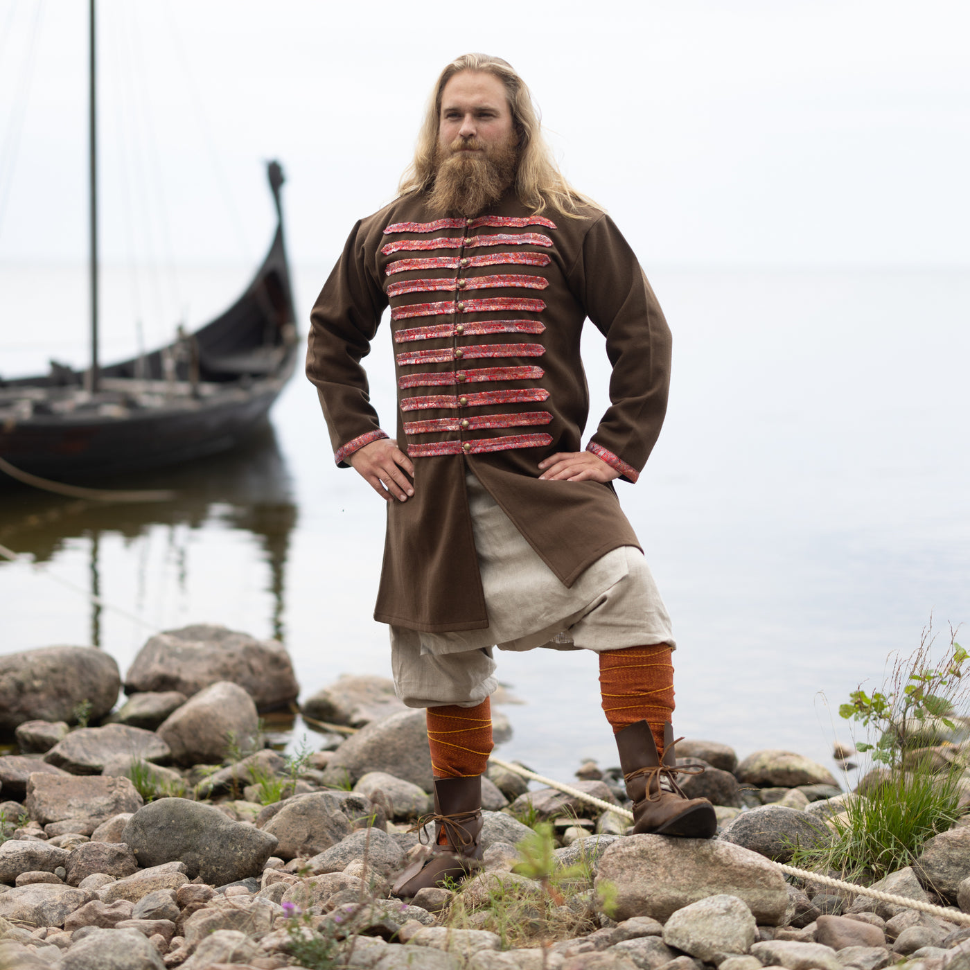 Wiking Kaftan, Braun mit Rote Seide