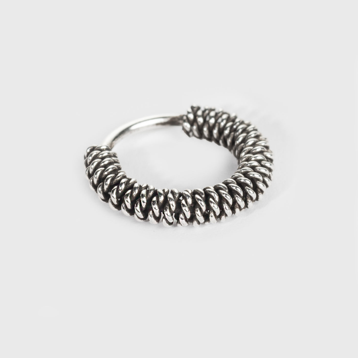 Nasenring aus Silber, geflochtenes Design mit oxidierter Oberfläche