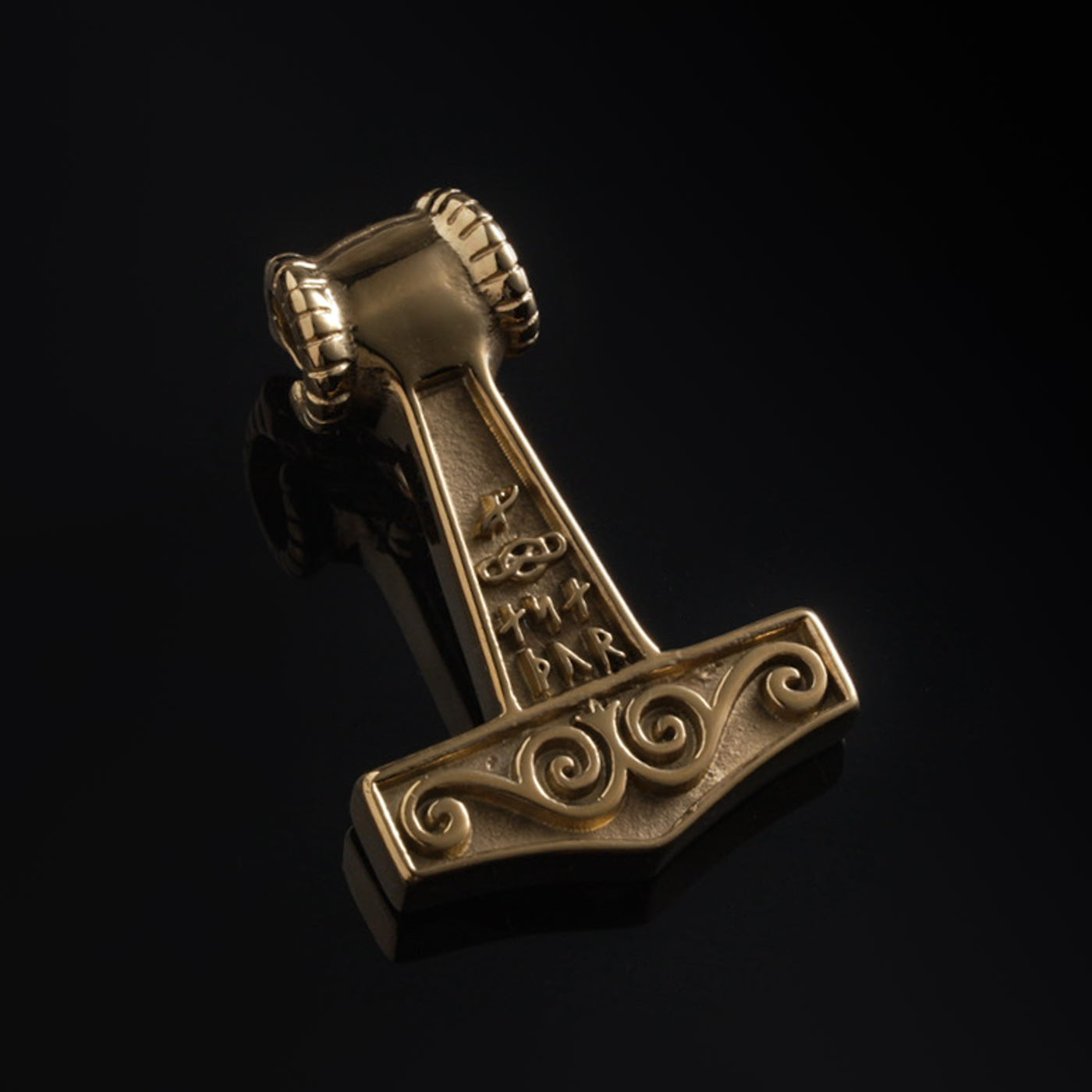 Grimfrosts Bockhammer, Vergoldet