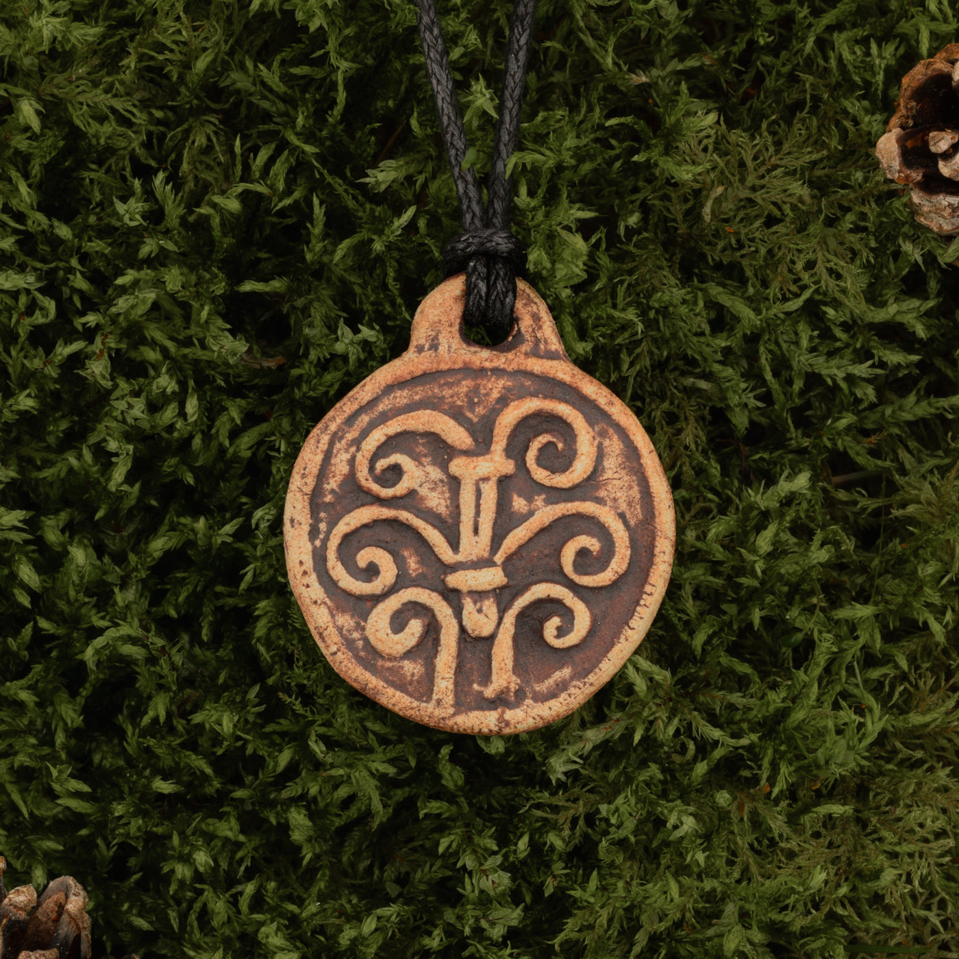 Yggdrasil Keramik-Anhänger