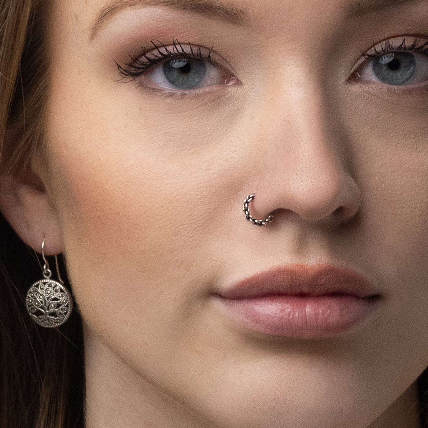 Nasenring aus Silber, geflochtenes Design mit oxidierter Oberfläche